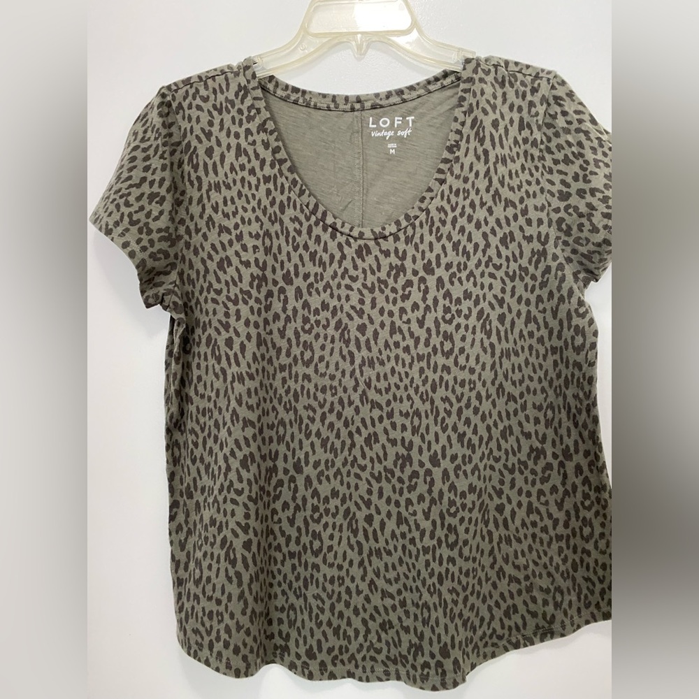 Loft super soft tee, cute leopard print, excellent condition
